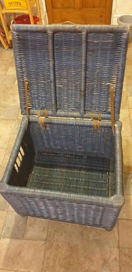 Photo of free Wicker box (Linslade LU7) #2