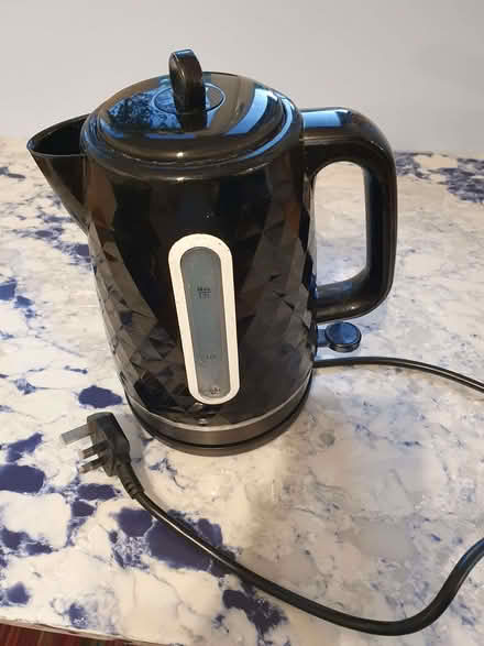Photo of free Black cordless kettle (Lyppard Grange WR4) #2