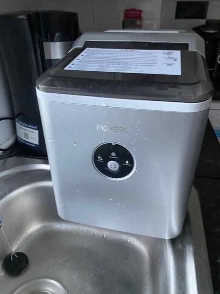 Photo of free Ice making machine (Havant PO9) #2