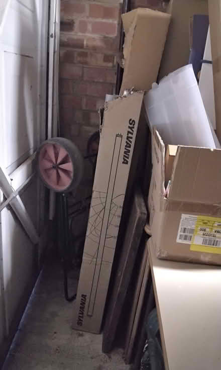 Photo of free 32 New old stock 4/5 ft fluorescent light tubes strip lig (Delapre) #3