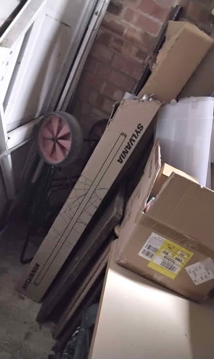 Photo of free 32 New old stock 4/5 ft fluorescent light tubes strip lig (Delapre) #4