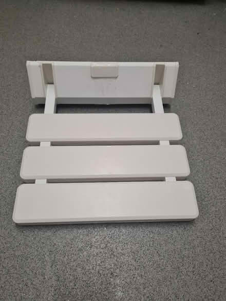 Photo of free Bath seat (Near Holborn/Rosebery Ave) #1