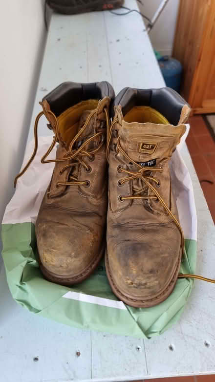 Photo of free Size 9 steel toe capped boots (Wilmslow SK9) #1