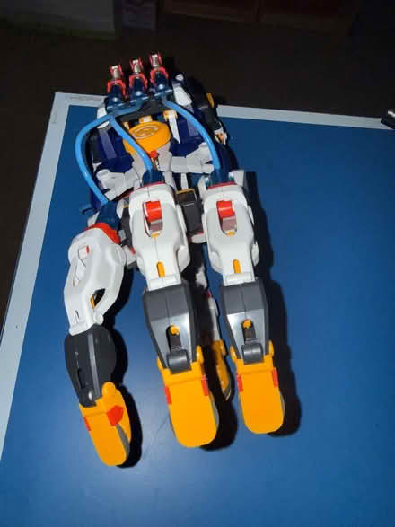 Photo of free Kids pneumatic hand (Dundas and Eighth line) #1