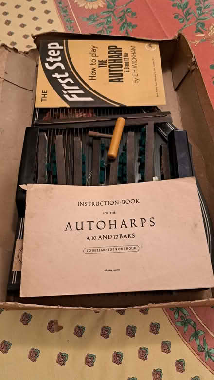 Photo of free Autoharp (Higher Woodhill BL8) #1