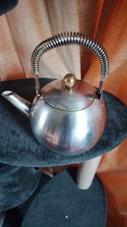 Photo of free Hob kettle (Ewshot GU10) #1