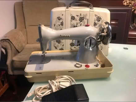Photo of Sewing machine (Mountsorrel LE7) #1