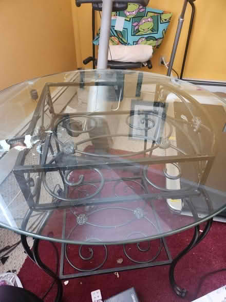 Photo of free Glass top table (amityville ny) #1
