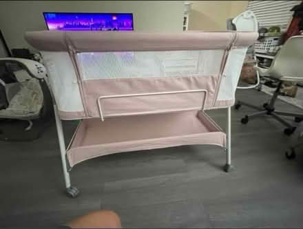 Photo of free Baby bassinet/co-sleeper (Lower west side) #2