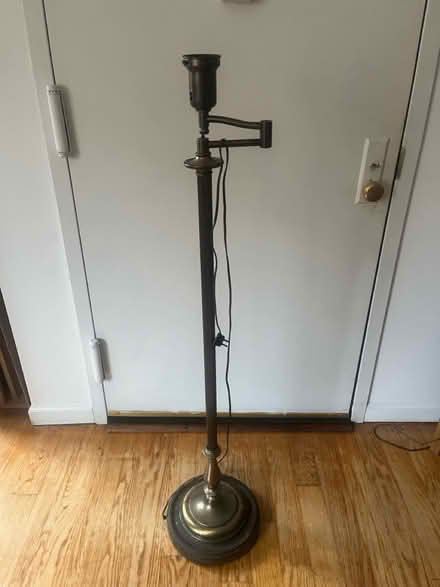 Photo of free Vintage lamp (Williamsburg) #1