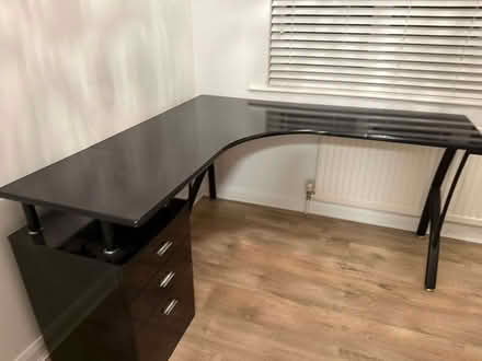 Photo of free Modern office desk (Woodhouse S13) #1