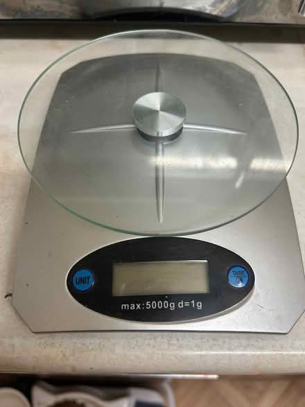 Photo of free Kitchen scale, don’t know if it works, needs battery. (Monks Hill CR2) #1