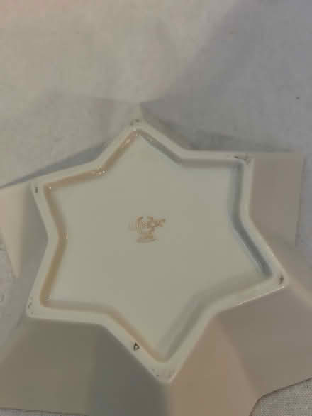 Photo of free Lenox Christmas Dish (East 20’s Manhattan) #3