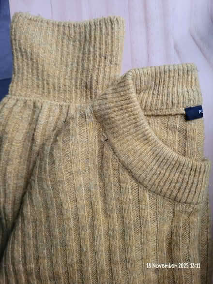 Photo of free Oversized Yellow Jumper (Moseley B13) #4