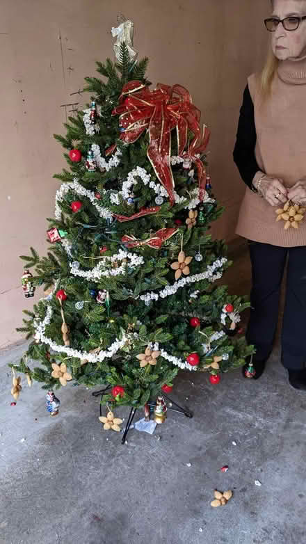 Photo of free Balsam Hill lighted Christmas Tree (Ballard, Whittier Heights) #1