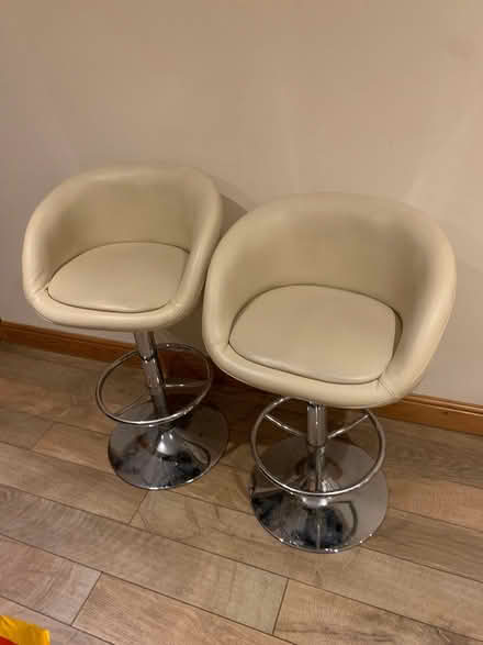 Photo of free 4 cream bar stools same as above (Bonsall DE4) #1