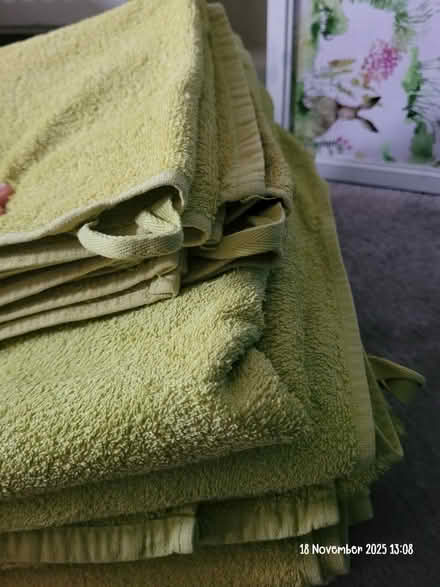 Photo of free Green bath towels (Moseley B13) #2