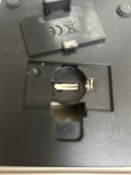 Photo of free Kitchen scale, don’t know if it works, needs battery. (Monks Hill CR2) #3