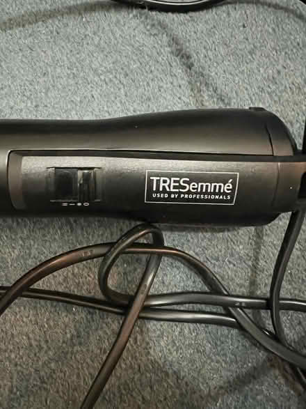 Photo of free Tresemmé Hot Brush (DE5 Ripley) #2