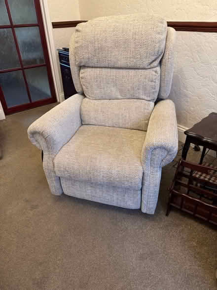 Photo of free Rise and Recline Electric Chair (Blackhill DH8) #2