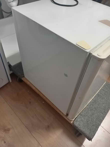 Photo of free Small fridge, for parts (Shoreditch E2) #2