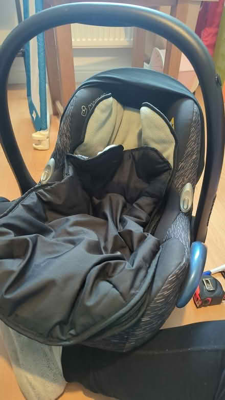 Photo of free Maxi-cosi car seat (Golborne WA3) #2