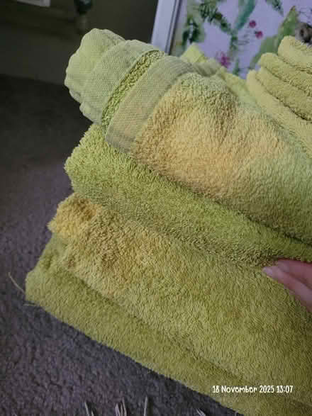 Photo of free Green bath towels (Moseley B13) #3