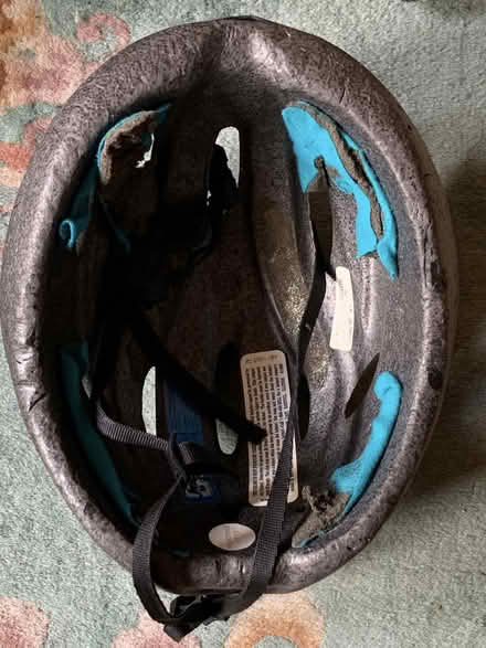 Photo of free Bell Helmet, Wrist Guards, Kneepads (Chelsea) #3