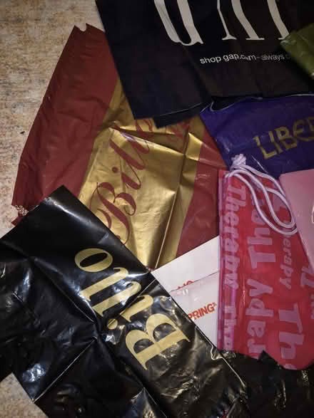 Photo of free original vintage shopping bags (N18 1QD) #3