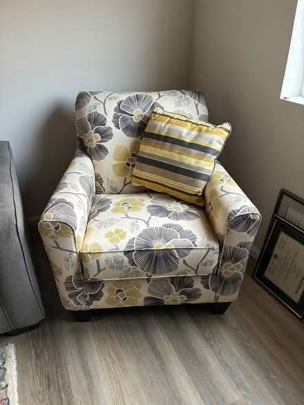 Photo of free Comfortable arm chair (Commerce City near Reunion) #1