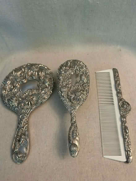 Photo of free Victorian-style Vanity Set (East 20’s Manhattan) #1