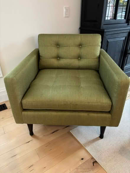 Photo of free Crate and Barrel Petrie Chair (60093) #1