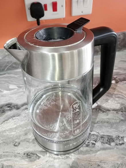 Photo of free Kettle and Toaster (Bordesley, Redditch B97) #1
