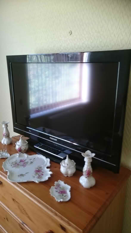 Photo of free large flat tv (lowestoft) #1