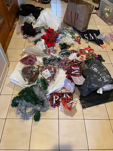 Photo of free Christmas dey (Mississauga. Mavis and Rathbur) #1