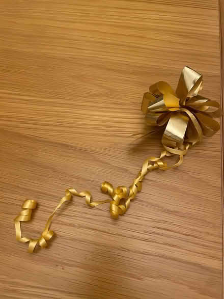 Photo of free 20 gold bows for Christmas tree (WF2) #2