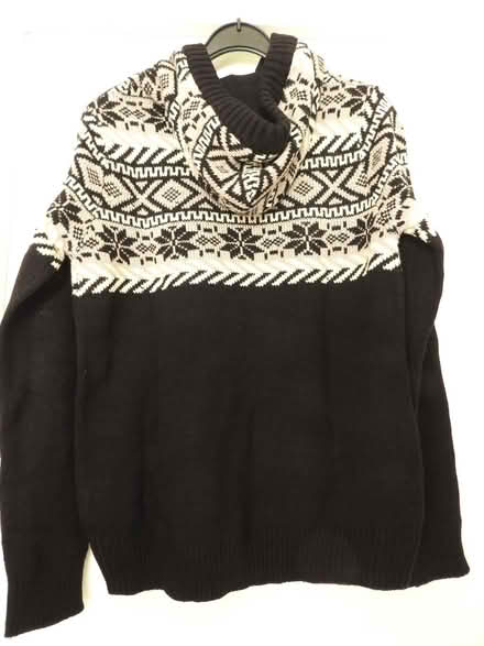 Photo of free Men's hooded jumper (Agar Nook LE67) #2