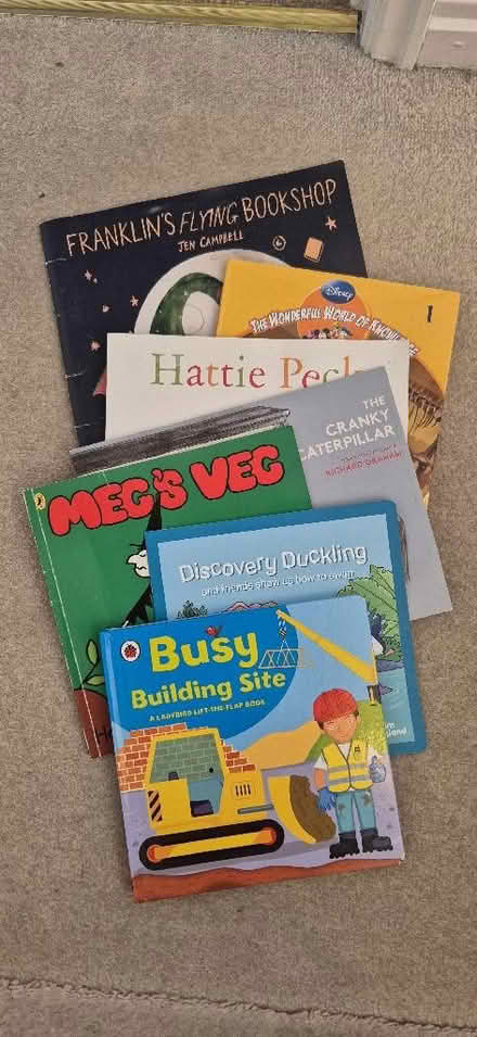 Photo of free Selection of children's books (Greaves LA1) #1
