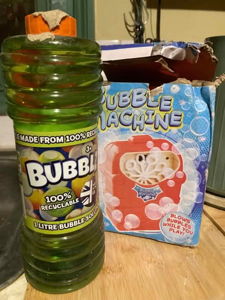 Photo of free Battery operated bubble machine (Battersea SW11) #1