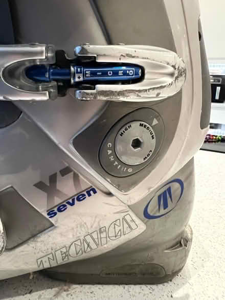 Photo of free Ladies Tecnica ski boots (BR2) #3