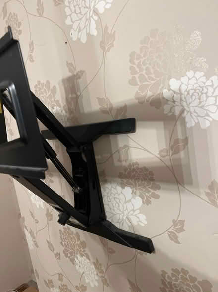 Photo of free TV bracket. Foldable (Craigour EH17) #2