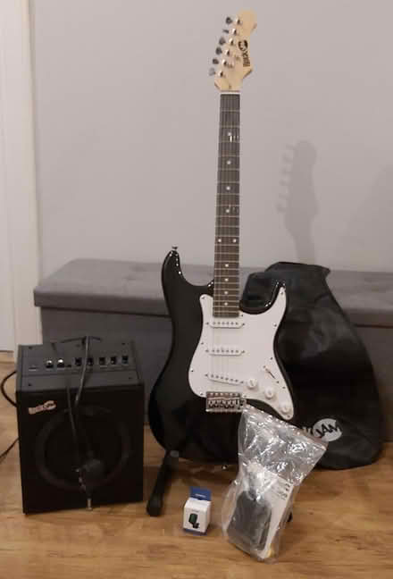 Photo of free Electric guitar and amp (Falkland KY15) #1