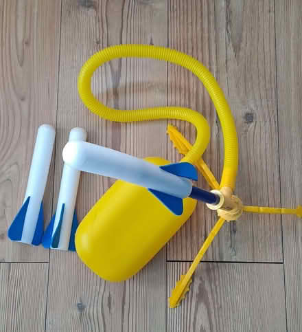 Photo of free Stomp Rocket Jr. Glow - Foam Rocket Launcher (Teddington TW11) #1