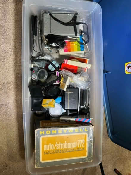 Photo of free Box of old photo gear (83rd & Mendingwall) #1