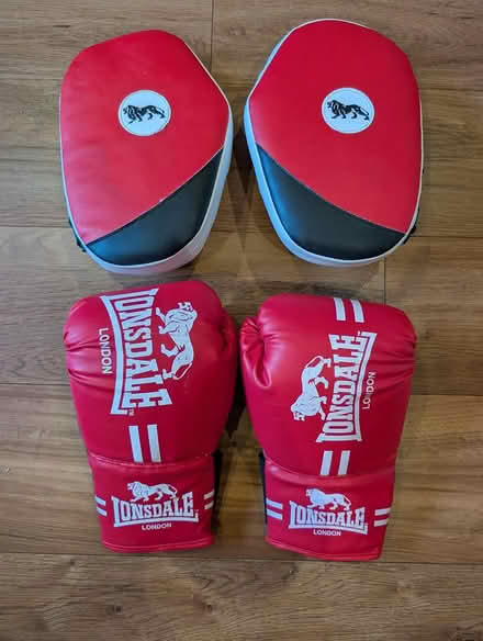 Photo of free Lonsdale boxing gloves and pads (Melbourn) #1