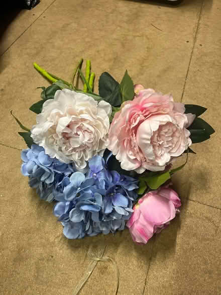 Photo of free Artificial flowers (SY11) #1