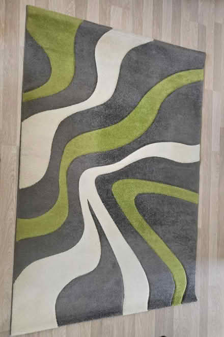 Photo of free Rug (Seacroft LS14 6DR) #1