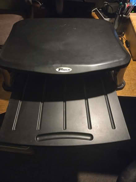 Photo of free Targus Monitor Stand (BR6) #2