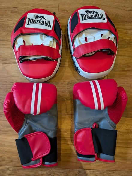 Photo of free Lonsdale boxing gloves and pads (Melbourn) #2
