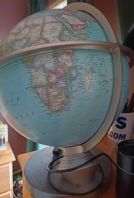 Photo of free Beautiful globe (cainscross rd) #2